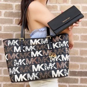 NWT Michael Kors Handbag & Wallet Set💕Gaby’sBags